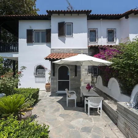 Beachfront Paradise By Luxlikehome Villa Hanioti