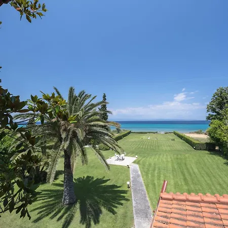 Beachfront Paradise By Luxlikehome Villa