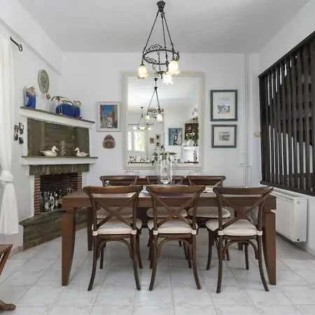 Beachfront Paradise By Luxlikehome