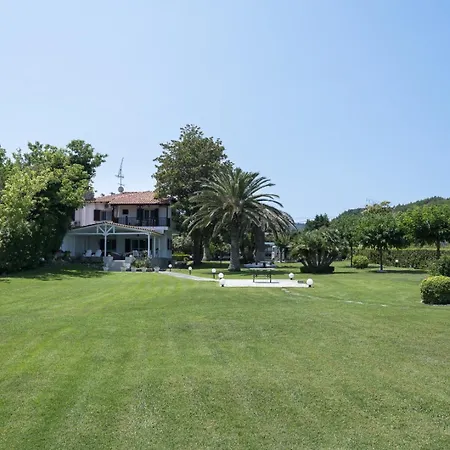 Beachfront Paradise By Luxlikehome Villa