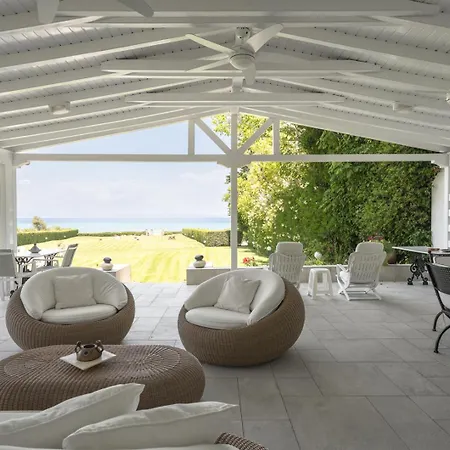 Villa Beachfront Paradise By Luxlikehome *