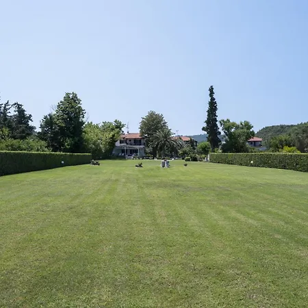 Beachfront Paradise By Luxlikehome Villa Hanioti