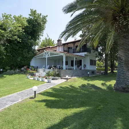 Villa Beachfront Paradise By Luxlikehome *