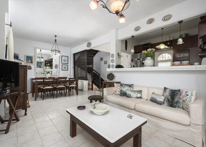 Beachfront Paradise By Luxlikehome Villa Chaniotis