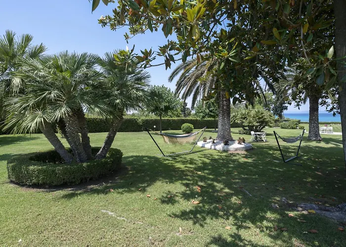 Villa Beachfront Paradise By Luxlikehome *