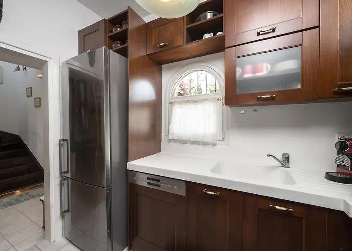 Beachfront Paradise By Luxlikehome Villa