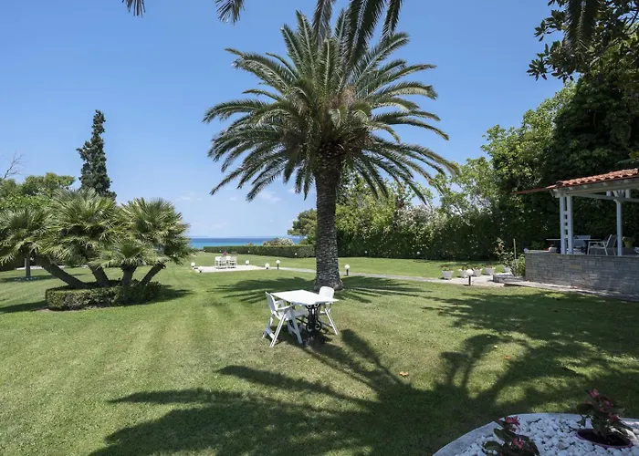 Beachfront Paradise By Luxlikehome Villa Hanioti