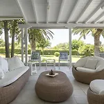 Villa Beachfront Paradise By Luxlikehome *