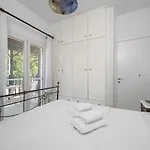 Beachfront Paradise By Luxlikehome Villa