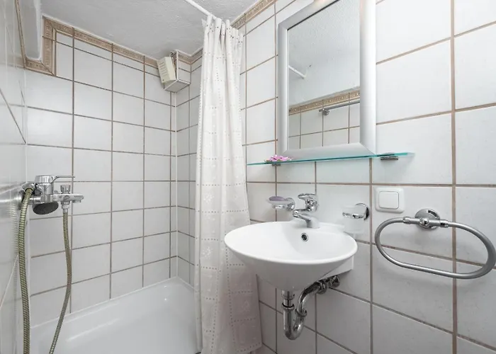 Beachfront Paradise By Luxlikehome Vilă