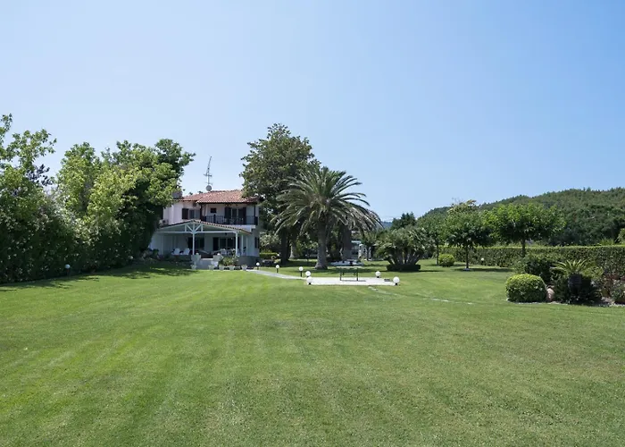 Beachfront Paradise By Luxlikehome Vilă