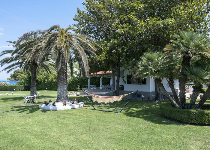 Beachfront Paradise By Luxlikehome