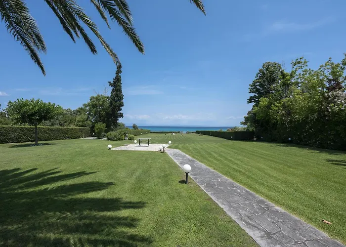 Vilă Beachfront Paradise By Luxlikehome *