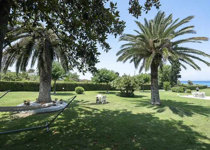 Beachfront Paradise By Luxlikehome Hanioti